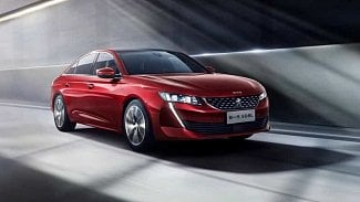 Náhledový obrázek - Autosalon v Šanghaji přinesl několik natažených aut. Prodloužen byl Peugeot 508, Mercedes A 35 i BMW 3