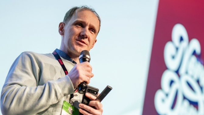 Aukce domén nemají vydělávat, cílem je spravedlivý přístup, říká Timo Võhmar z Estonska