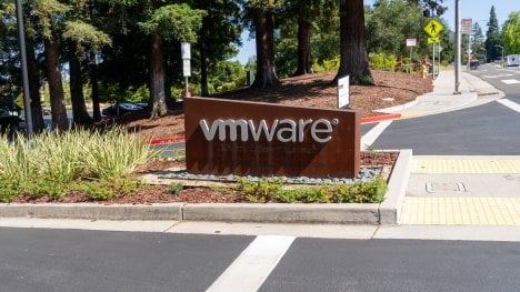 Když VMware přestane být jistotou: jak cloud provider vybírá novou IaaS platformu