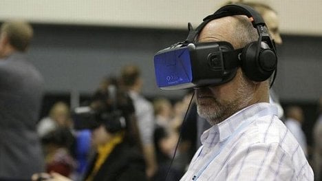 Náhledový obrázek - Virtuální realita jako tréninkový nástroj: firmy učí zaměstnance měkkým dovednostem