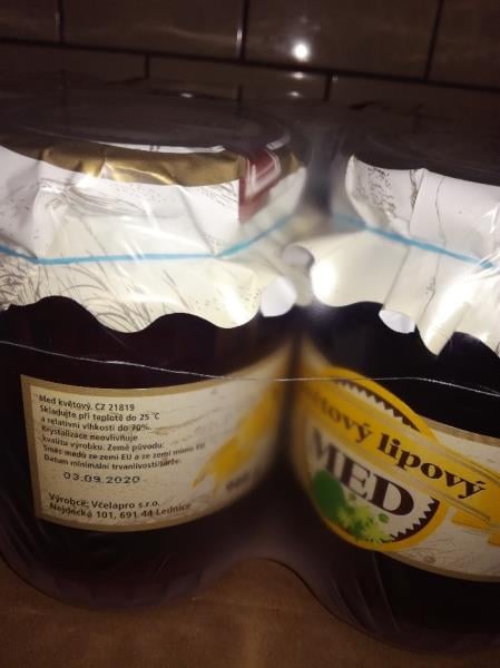 Nejakostní potraviny -  Včelapro, Med květový lipový. Ve výrobku byla zjištěna snížená aktivita diastázy (6 stupňů Schadeho) než je povoleno právními předpisy. Snížená aktivita diastázy poukazuje na nesprávné zacházení s medem při rozehřívání či nesprávné skladování medu.