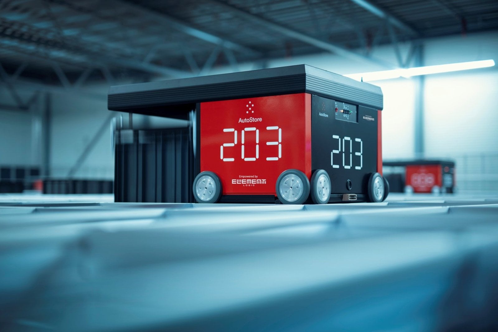 Třídicí systém AutoStore v logistickém centru Chrášťany u Prahy