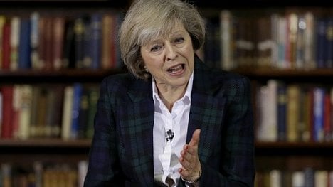 Náhledový obrázek - Kolik bere britská premiérka? V soukromé sféře by vydělala víc