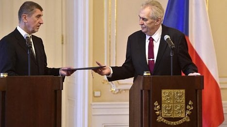 Náhledový obrázek - Zeman přijal demisi Babišovy vlády. Na 101 zaručených hlasech už netrvá