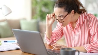 Náhledový obrázek - Test kontrastní citlivosti: zkuste si, jak dobře uvidíte písmena při snižujícím se kontrastu