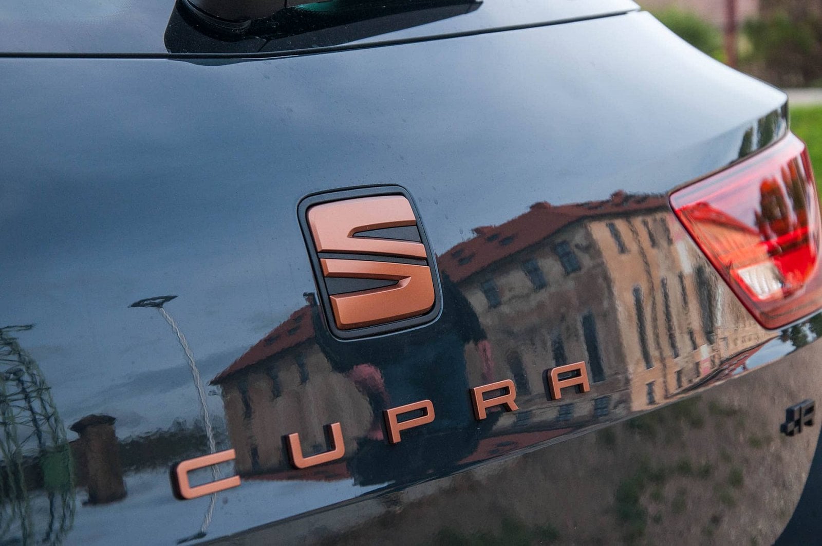 2019-11-seat-leon-cupra-r-st-13-of-39.jpg