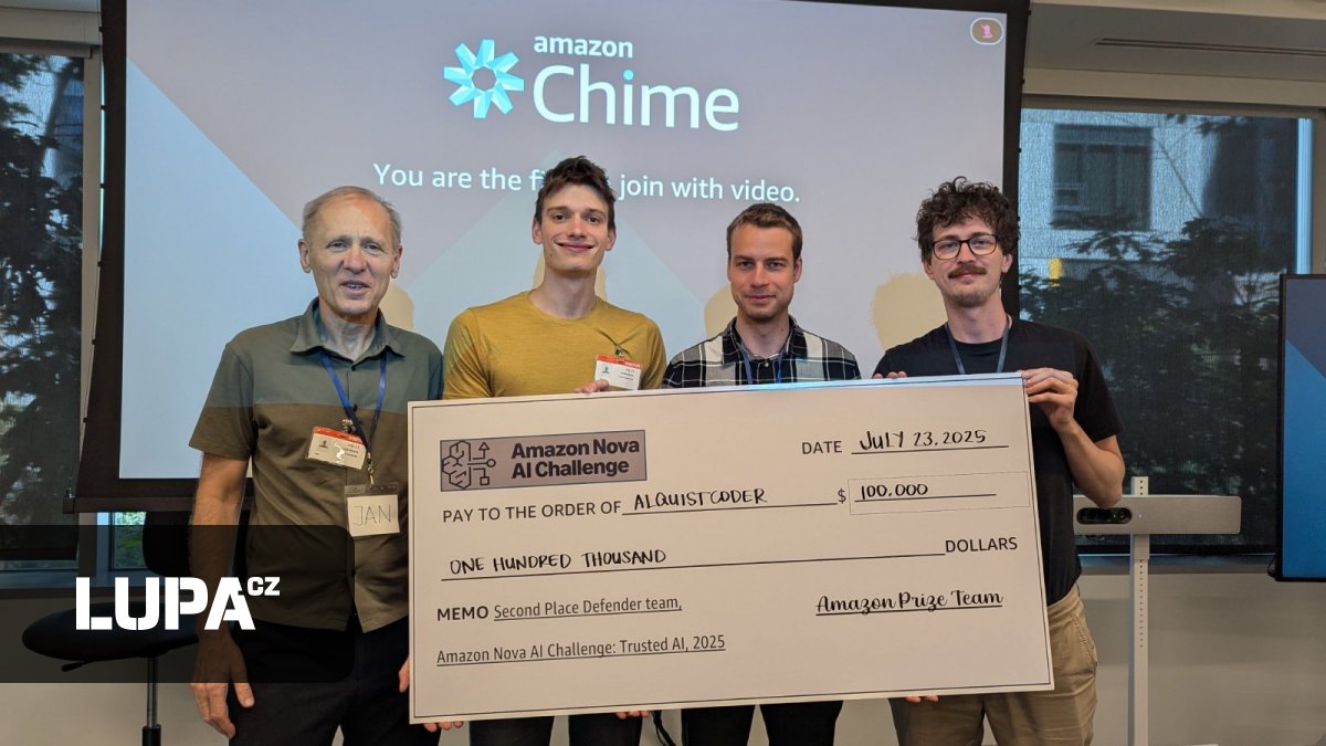 Češi uspěli v globální soutěži Amazonu, kde mezi sebou vedly bitvy umělé inteligence