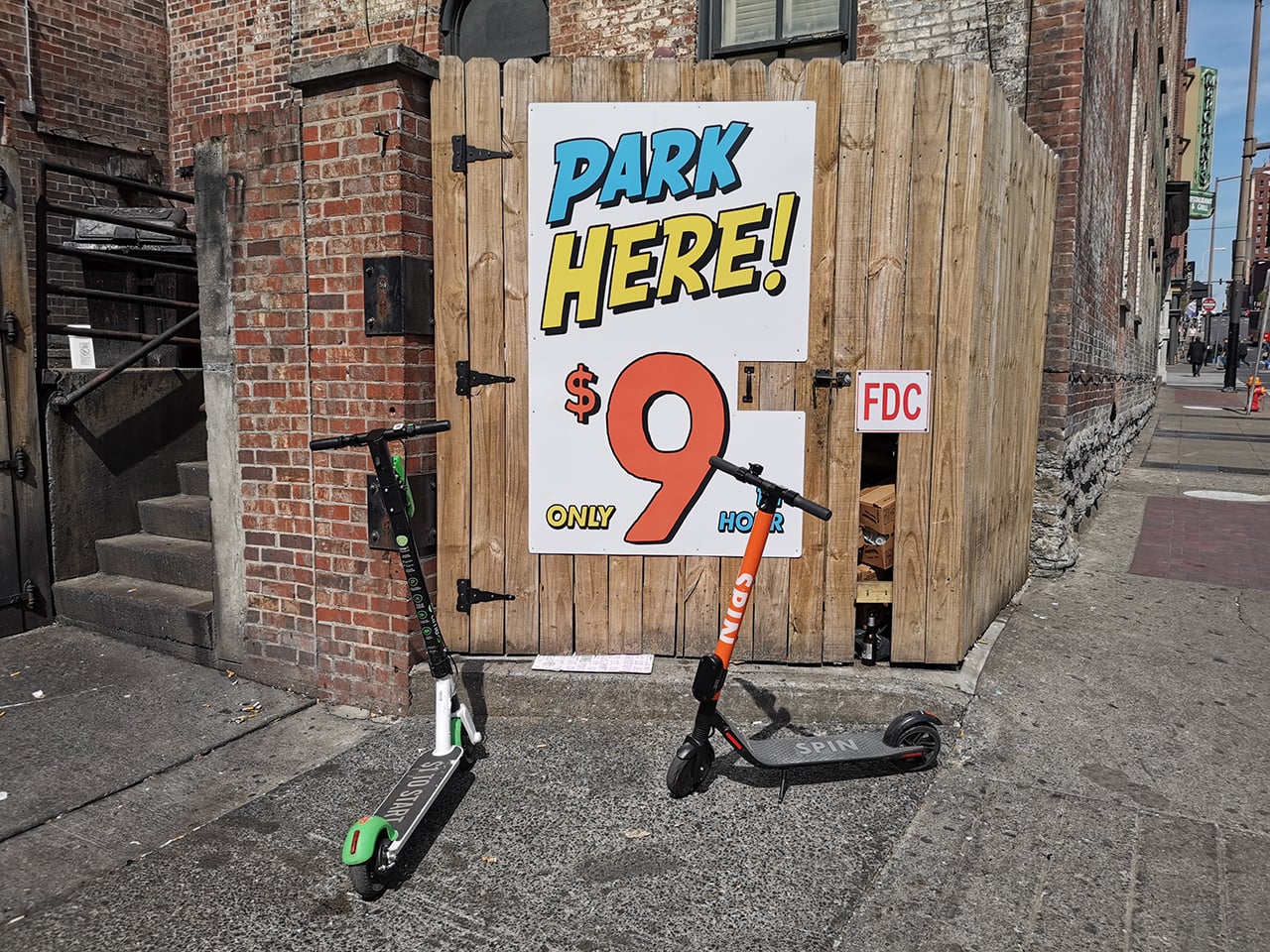 „Boom“ se sdílenými elektrickými koloběžkami v USA