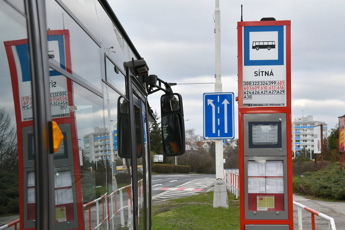 Digitální informační cedule v MHD v Kladně