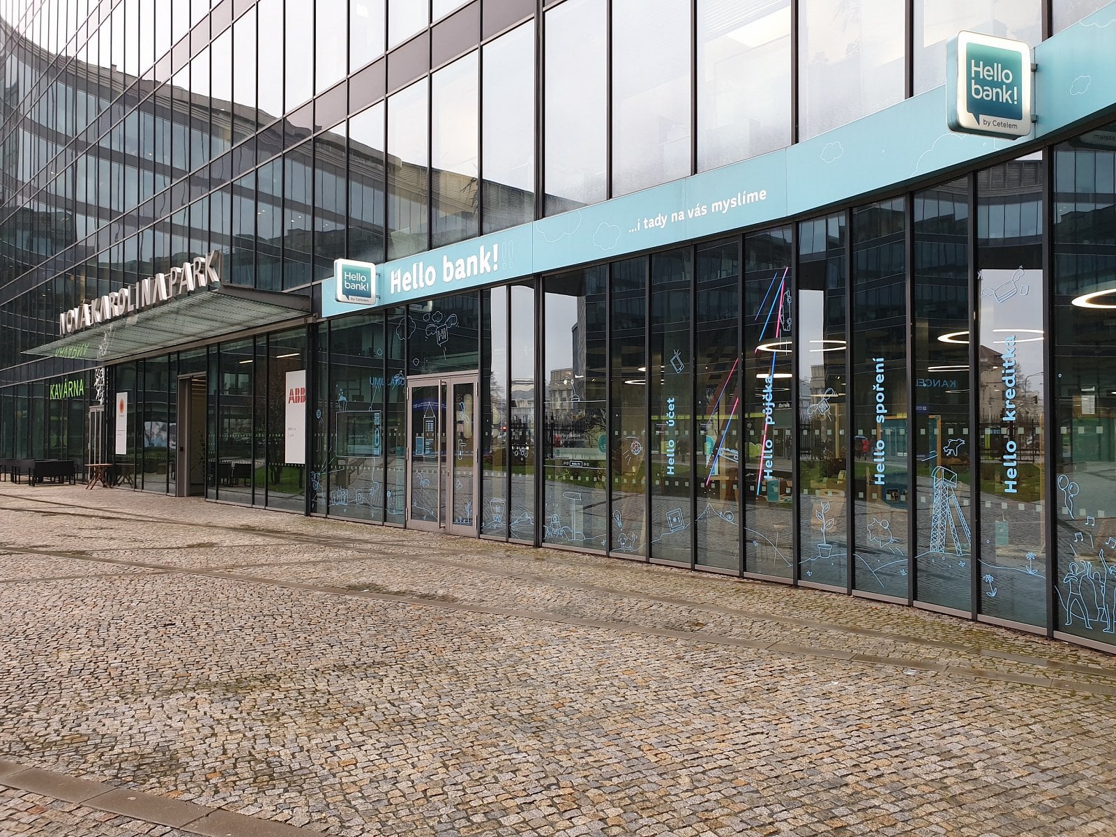 Pobočka Hello bank! v Ostravě. Uvnitř je bankomat. (28.října 3348/65, Nová Karolina Park, Ostrava)