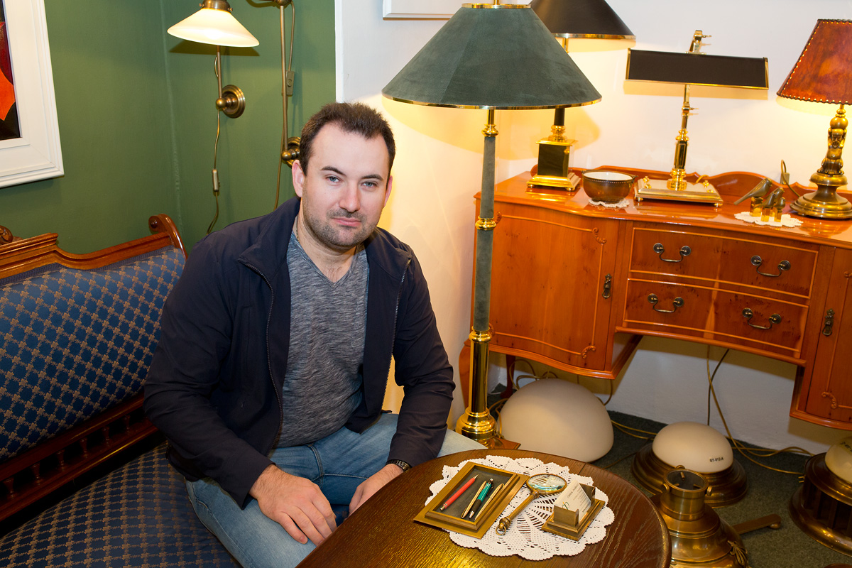 V rodinném pasířství udržují Čermákovi středověké řemeslo.