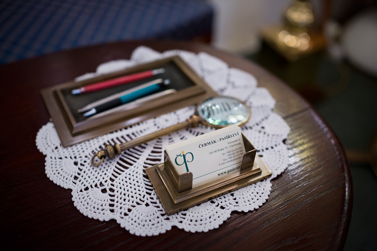 V rodinném pasířství udržují Čermákovi středověké řemeslo.