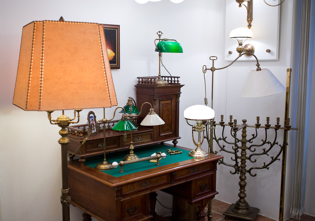 V rodinném pasířství udržují Čermákovi středověké řemeslo.