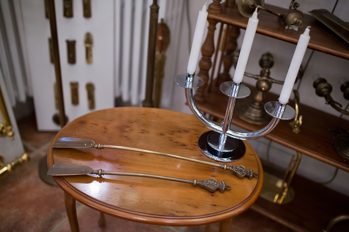 V rodinném pasířství udržují Čermákovi středověké řemeslo.