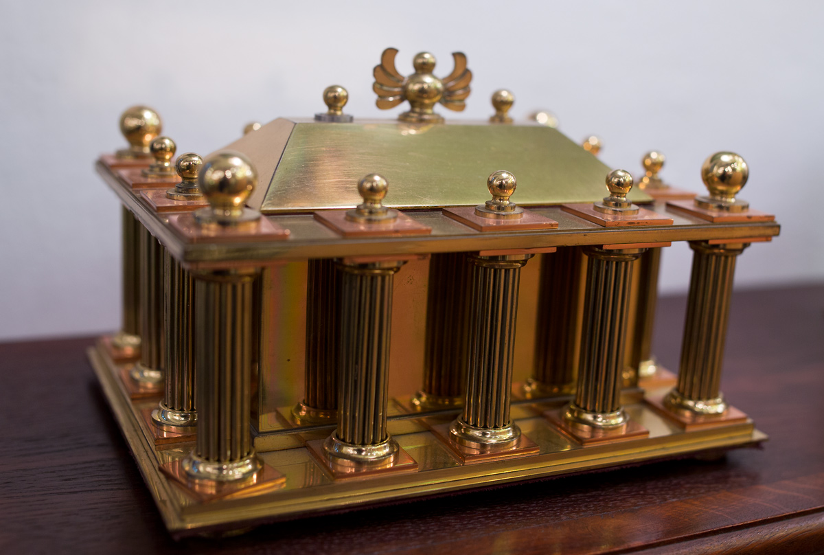 V rodinném pasířství udržují Čermákovi středověké řemeslo.