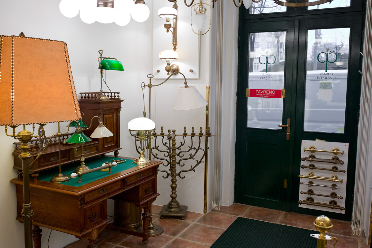 V rodinném pasířství udržují Čermákovi středověké řemeslo.