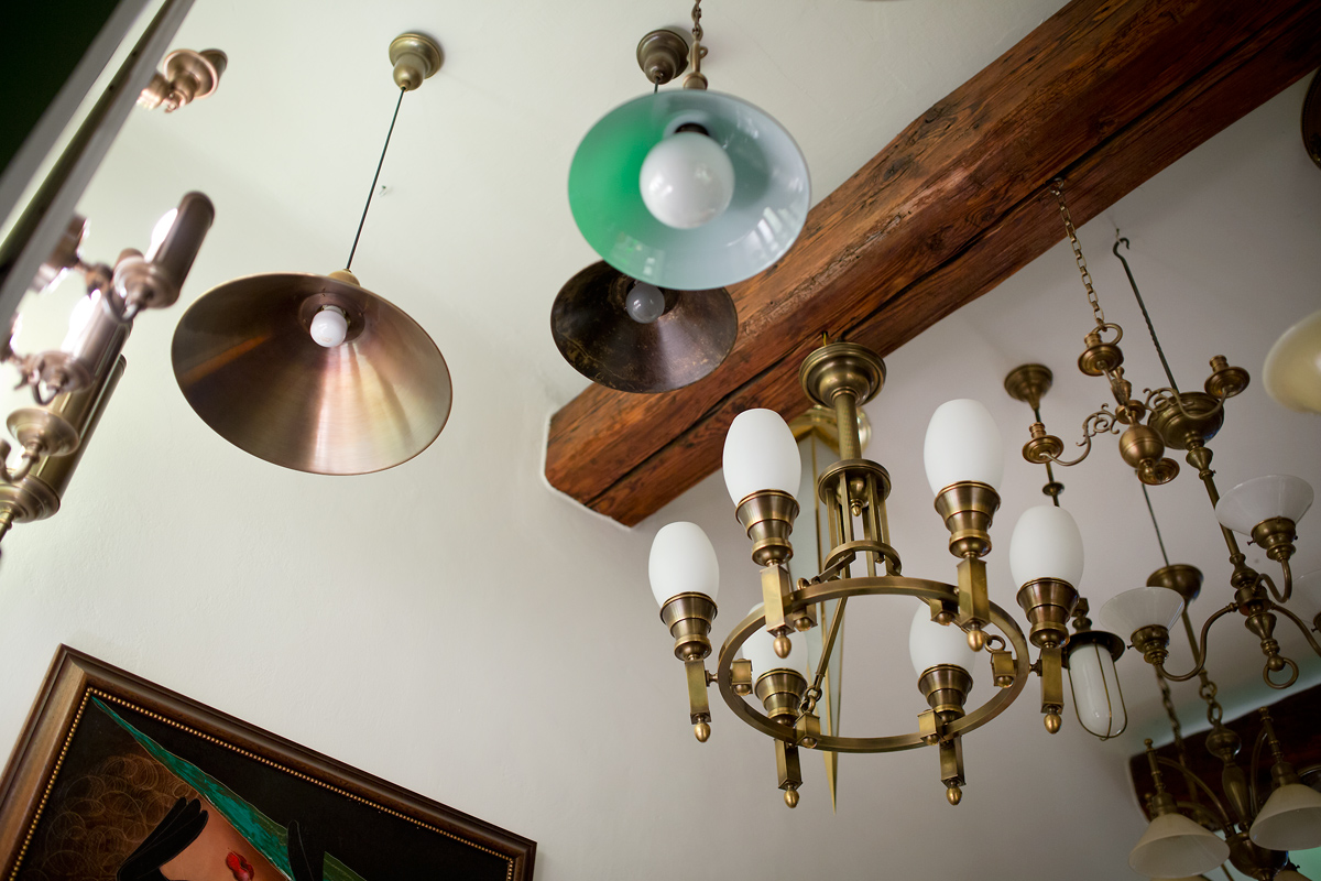 V rodinném pasířství udržují Čermákovi středověké řemeslo.