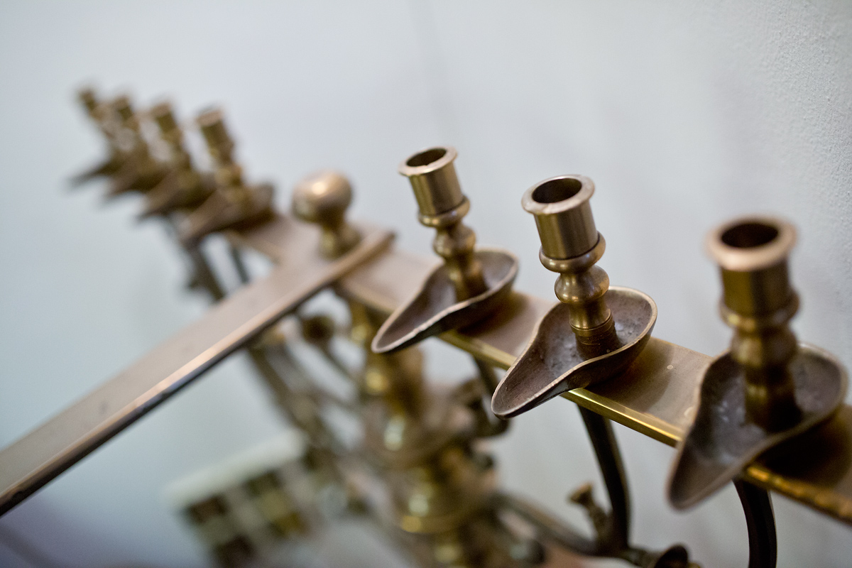 V rodinném pasířství udržují Čermákovi středověké řemeslo.