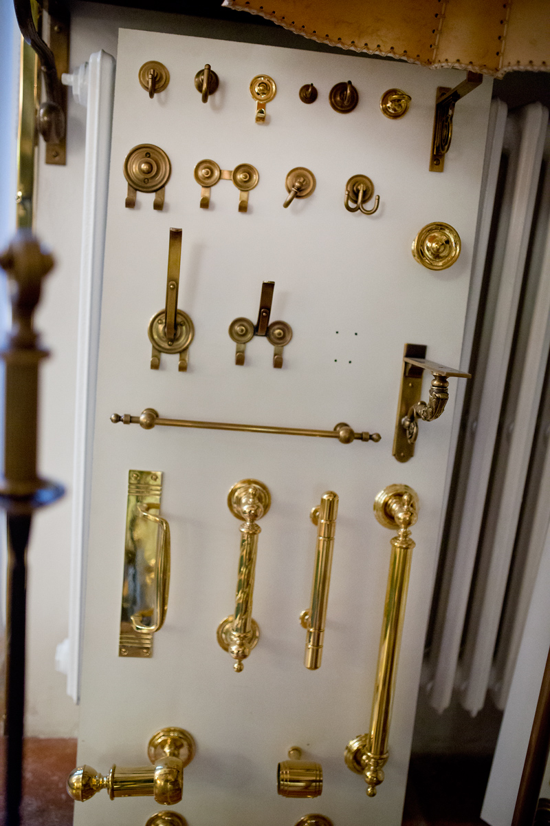 V rodinném pasířství udržují Čermákovi středověké řemeslo.