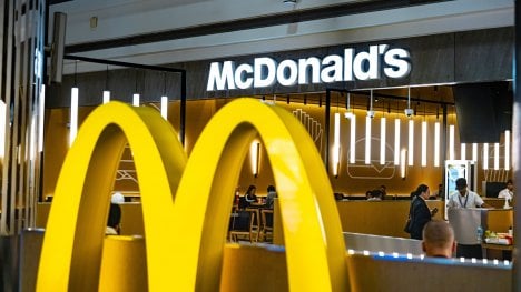 Náhledový obrázek - Vegetariáni mají smůlu. McDonald’s přestal prodávat bezmasé burgery, místo nich nabízí rybí maso