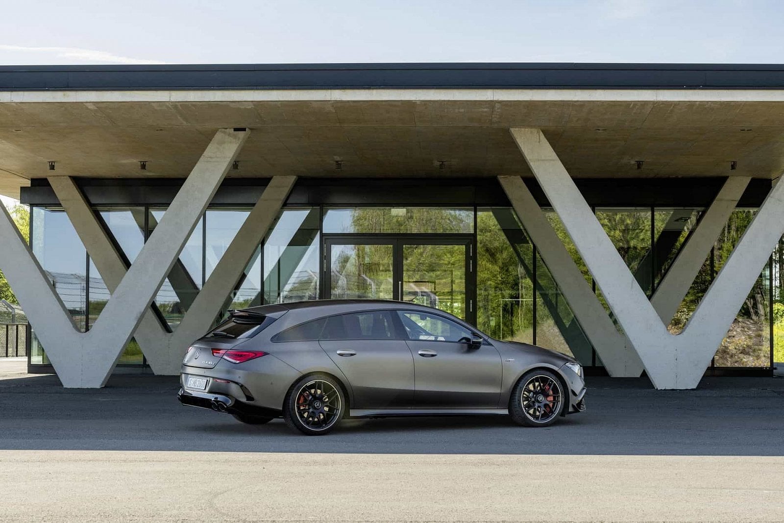 2019-07-Mercedes-AMG-CLA-45-Shooting-Brake_04.jpg