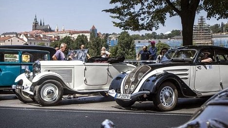 Náhledový obrázek - V Praze se poprvé v historii konal mezinárodní sraz veteránů Peugeot