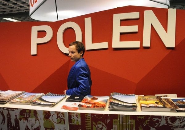 2010-12-c5beivc49b-z-berlc3adna-malajskc3a1-miss-c48deskc3a9-piv