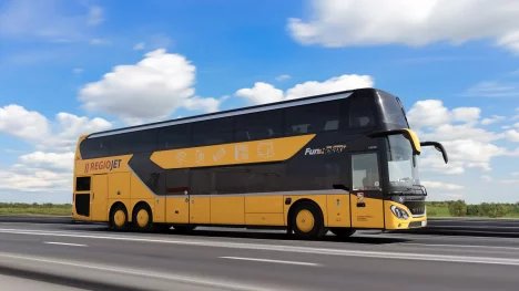 Náhledový obrázek - Pohodlnější cesta, více destinací. RegioJet nakoupil nové autobusy, díky nimž rozšíří mezinárodní spojení