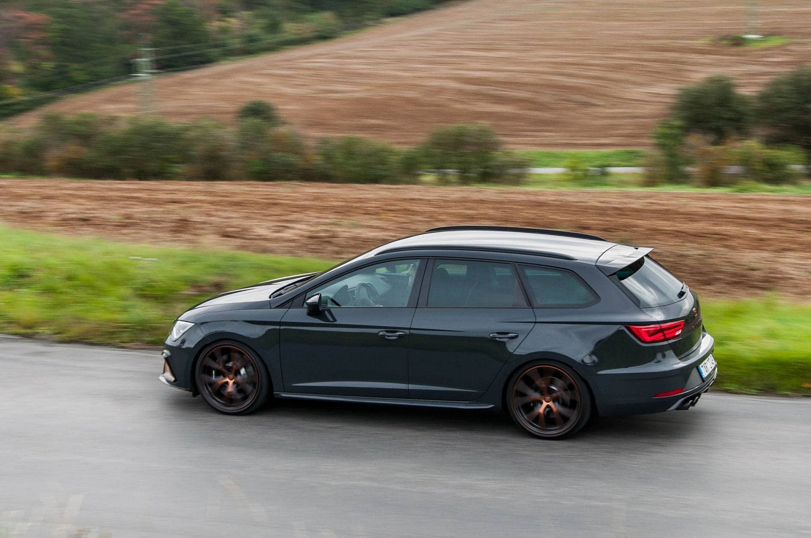 2019-11-seat-leon-cupra-r-st-39-of-39.jpg