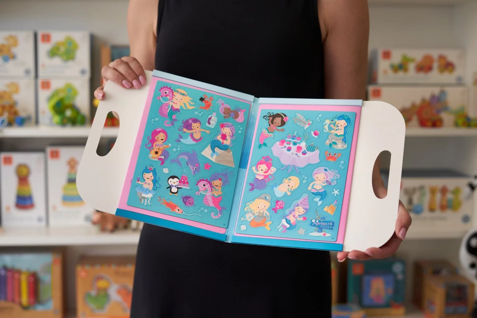 Pohled dovnitř hračky Magna Carry - Mořské panny