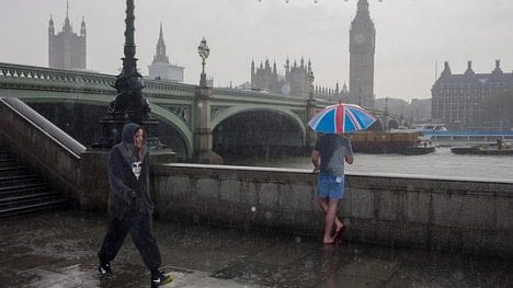 Náhledový obrázek - Obchod mezi Německem a Británií kvůli brexitu slábne