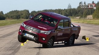 Náhledový obrázek - Toyota Hilux má problém. Při vyhýbacím manévru se může převrátit