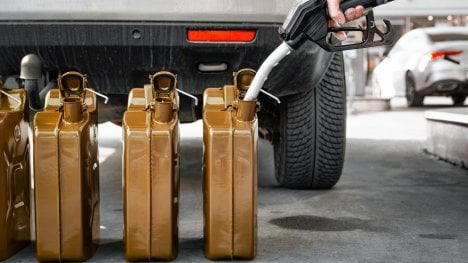 Náhledový obrázek - Ceny paliv rostou a čeští řidiči pragmaticky reagují. Kanystry s benzínem jdou na dračku