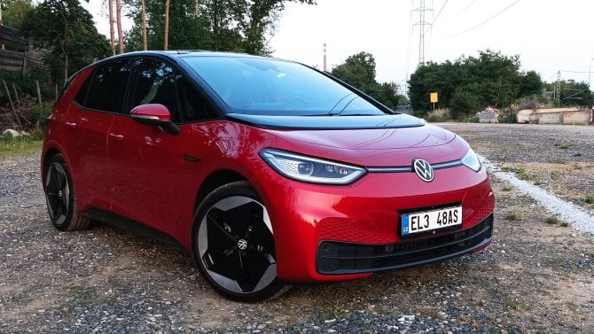 Stačilo pořádně zdražit naftu a lidé si elektromobily doslova zamilovali. Dokonce i ti, kteří kupují ojetiny