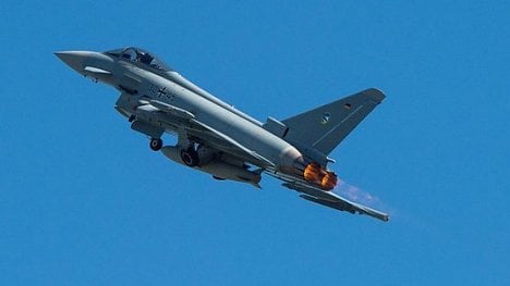 Náhledový obrázek - V Německu se zřítily dva armádní letouny Eurofighter. Jeden pilot zemřel