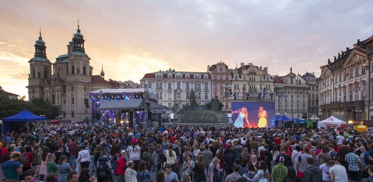 Mattoni koktejl festival se odehrál v srdci Prahy na Staroměstském náměstí