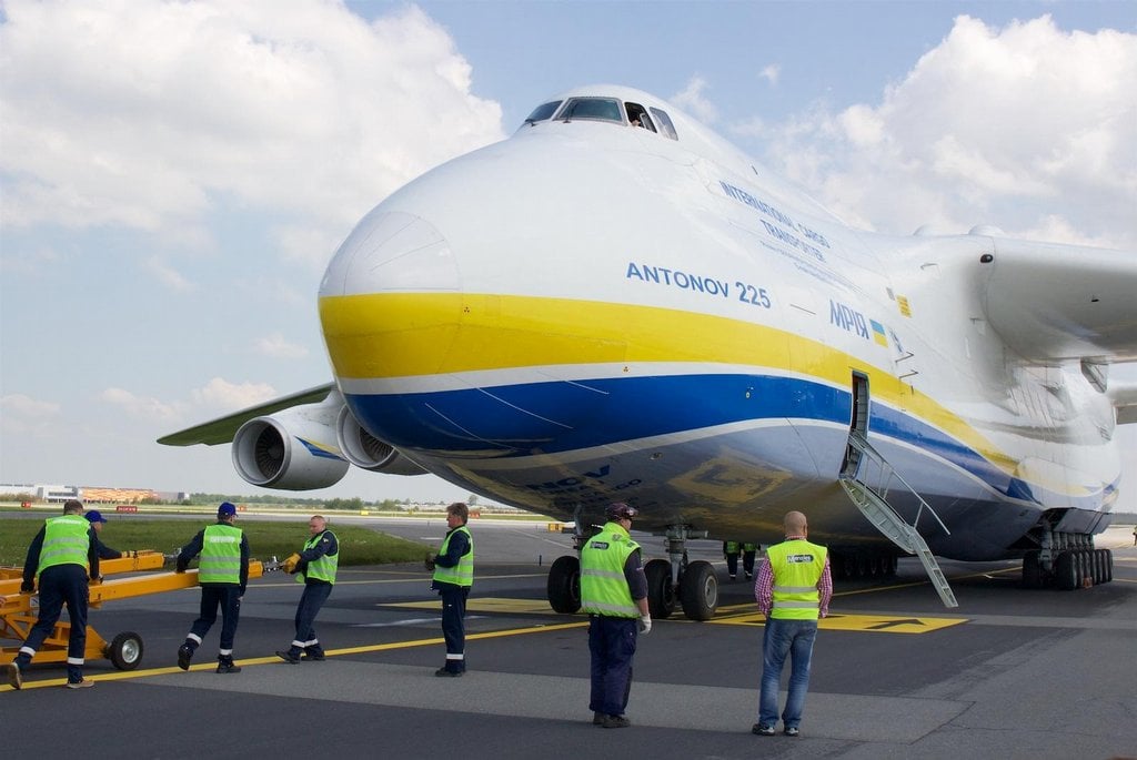 2017-12-antonov-an-225-mrija-v-praze-7.jpg