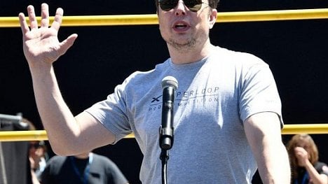 Náhledový obrázek - Tweet za 40 milionů dolarů. Musk zaplatí pokutu a skončí v čele správní rady Tesly