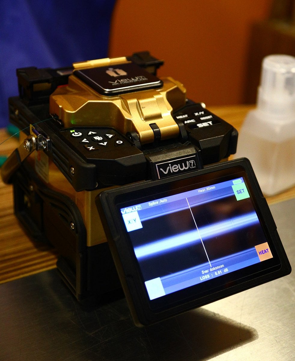 Svářečka sama opticky hlídá, že je svár dokonalý. V opačném případě zahlásí chybu.