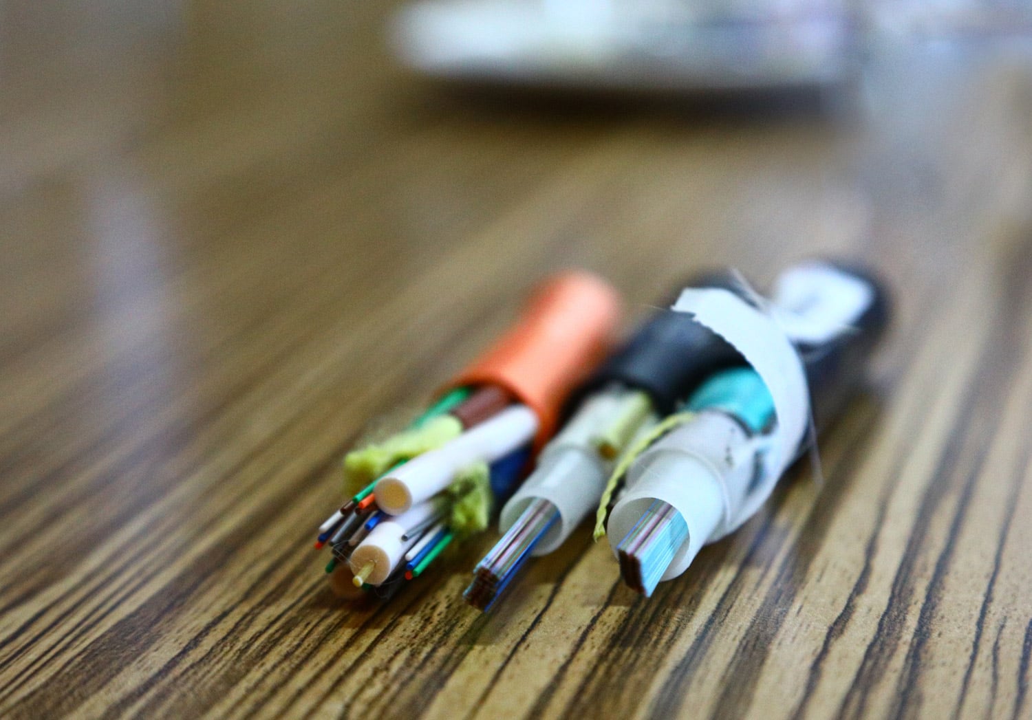 Vlákna jsou schovaná někde uvnitř, ve skutečnosti je neuvidíte.