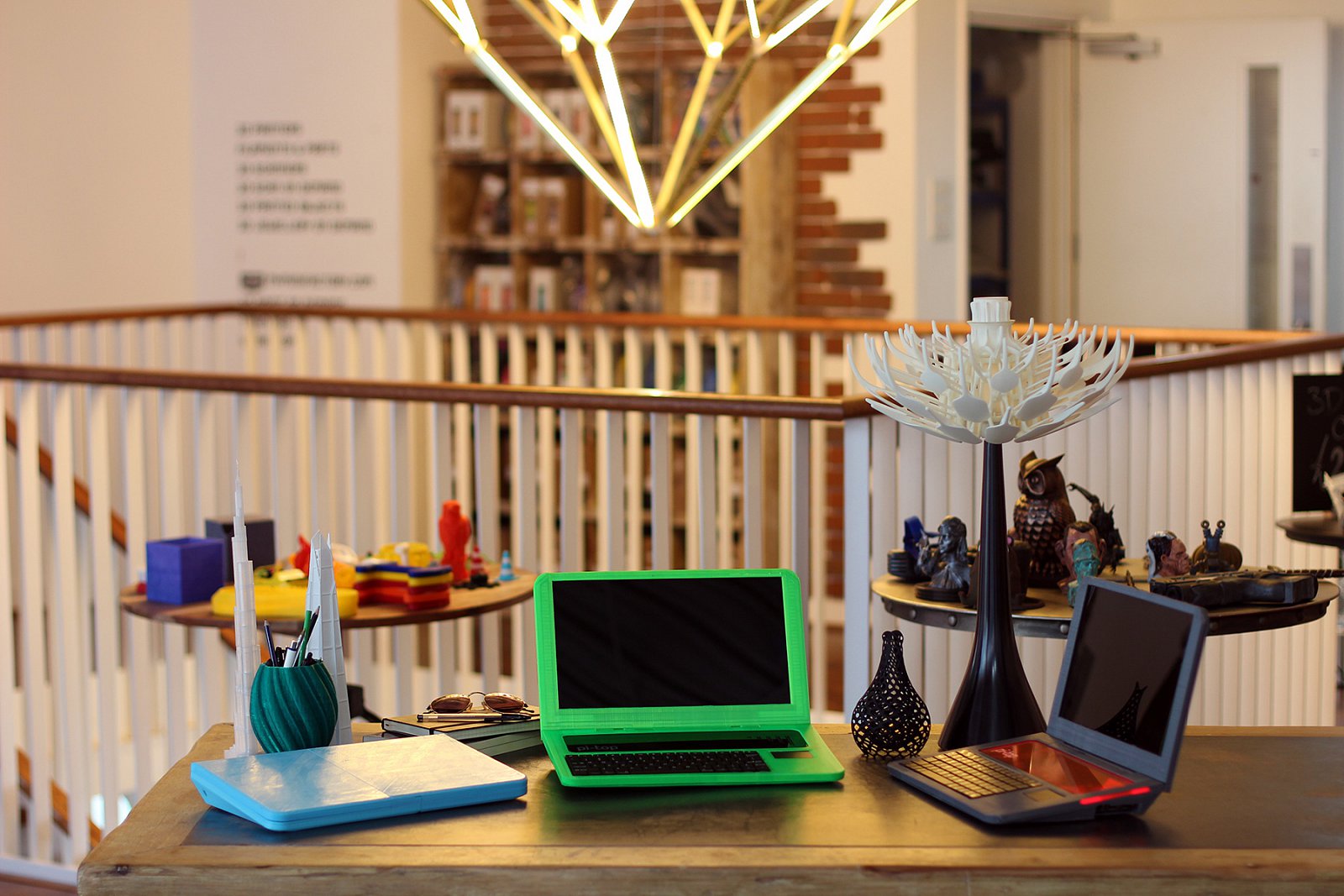 Mobilita je na prvním místě, notebook poběží 6 až 8 hodin se zapnutou Wi-Fi.