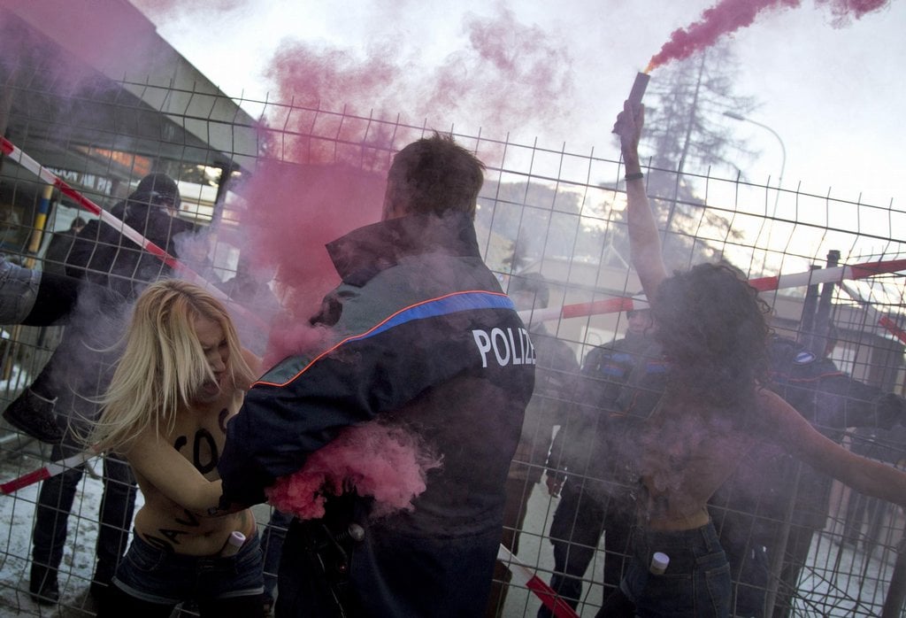 2012-08-prsy-v-mrazu-proti-e2809evlc3a1dcc5afm-svc49btae2809c-de