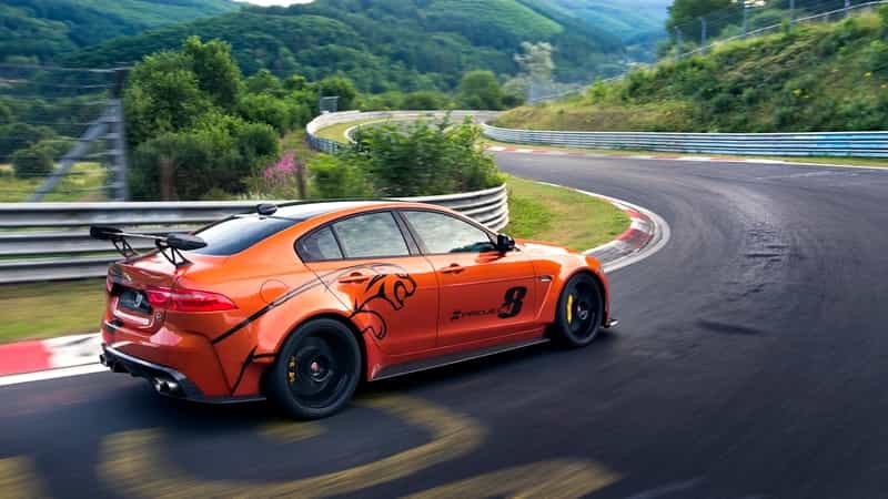 Majitelé sériového Jaguaru XE SV Project 8 mohou zdolat rekord Nürburgringu. Troufnete si?