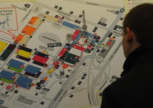 2010-12-c5beivc49b-z-berlc3adna-malajskc3a1-miss-c48deskc3a9-piv