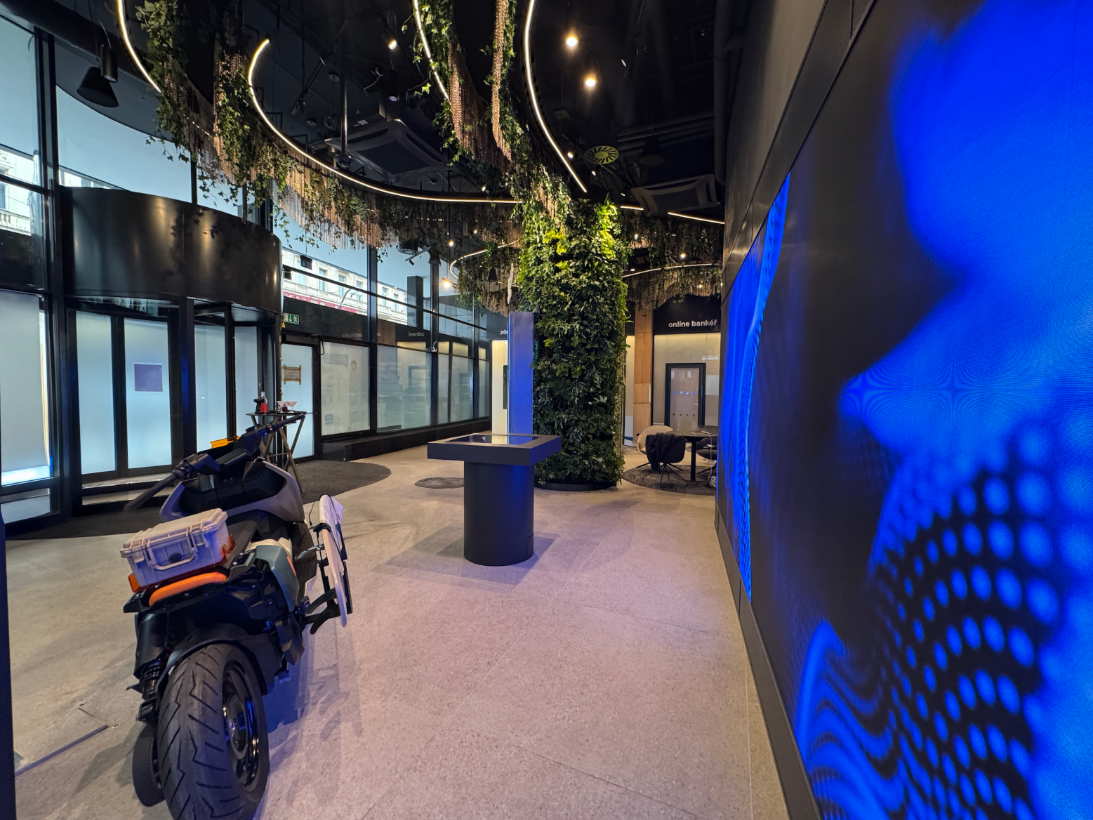 Pobočka Future Lab České spořitelny, Na Perštýně 342/1, Praha 1. (03. 11. 2025)