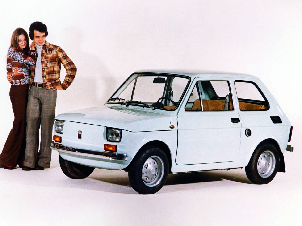 Vůz pro mladé, stejně jako VW Polo v západním Německu, Renault 5 ve Francii a Austin Mini ve Velké Británii. Na domácím trhu byl ale obtížně dostupný