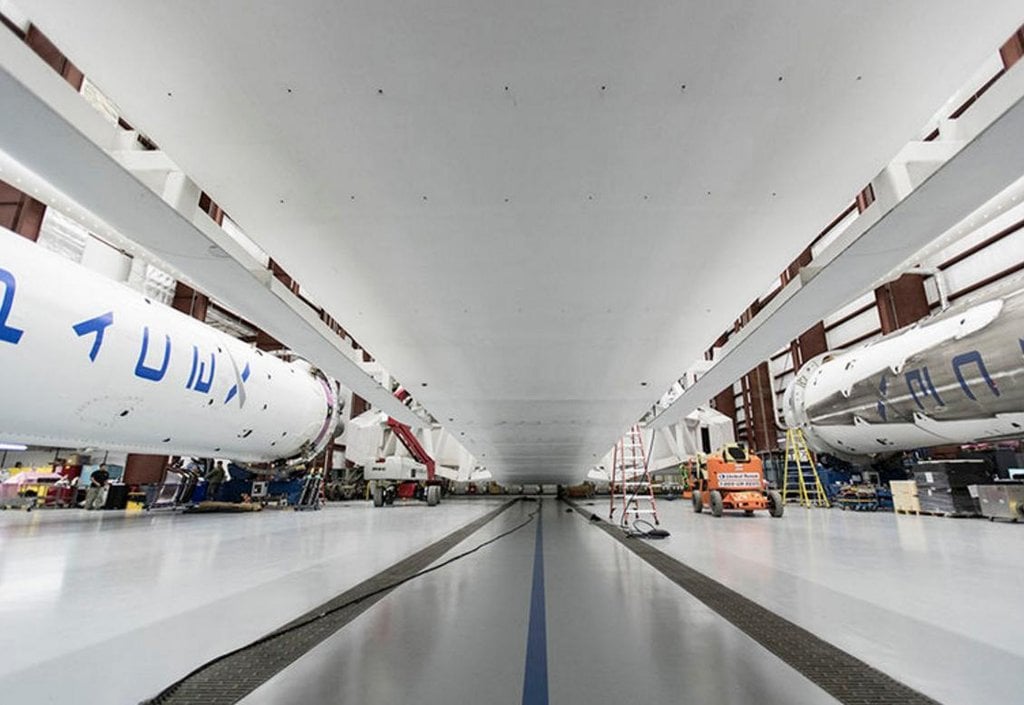 2010-04-spacex-4.jpg