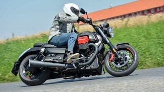 Náhledový obrázek - Test Moto Guzzi Audace Carbon: Uhlíkový svalovec