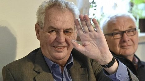 Náhledový obrázek - Stromy umírají kvůli fanatikům: Zeman se pustil do Zelených a Bursíka