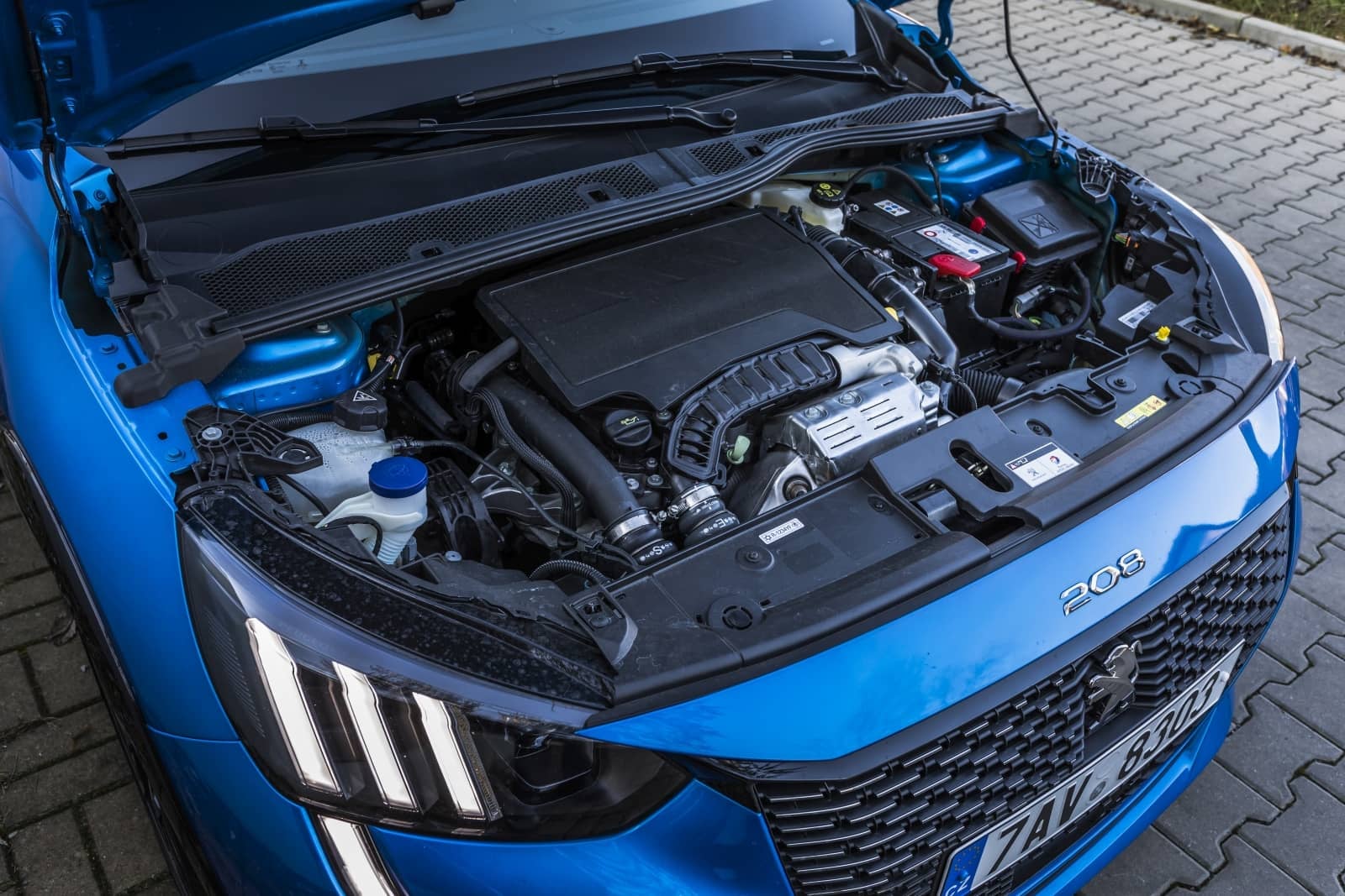 2020-01-Peugeot208095.jpg
